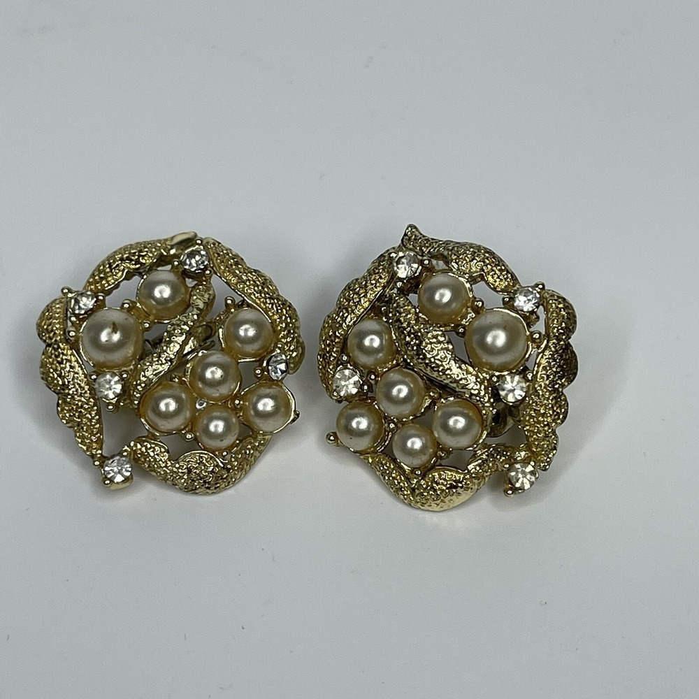 VINTAGE Signed CORO Gold Tone Faux Pearl Floral Clip on Earrings Costume Earbobs